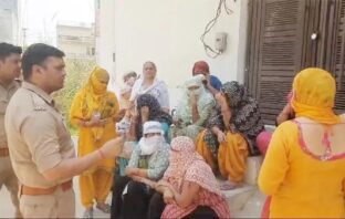 होटल बंद कराने के लिए महिलाओं ने किया हंगामा