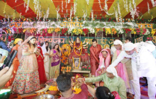 श्री जागेश्वर धाम मंदिर सरस्वती लोक में हुआ माता की चौकी का भव्य आयोजन, अमित अग्रवाल व वरूण अग्रवाल ने की पूजा