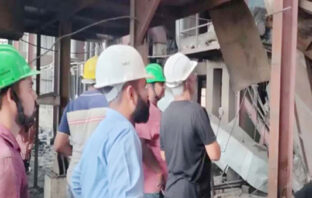 कारखानों में 12 घंटे लगातार काम करने के निर्णय पर हो पुनर्विचार, सरकार के इस निर्णय से परेशान हो सकते हैं कर्मचारी