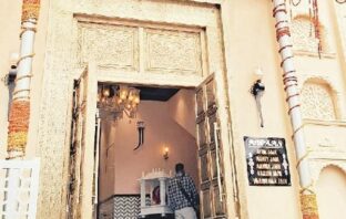 मुख्यमंत्री जी दें ध्यान! आवास विकास मेरठ के क्षेत्र में आई अवैध निर्माण की बाढ़, मुख्यअभियंता राजीव कुमार की मिलीभगत से रिहायशी प्लॉट पर बन गया जैना ज्वैलर्स का भव्य व्यवसायिक शोरूम, कैसे पास हुए दो नक्शे और दस दिन में बन गई बिल्डिंग
