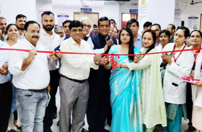 मॉडल टीकाकरण केन्द्र वं कोल्ड चेन पाइन्ट का उद्घाटन