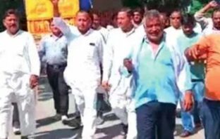 अवैध कब्जों के विरोध में उतरे सब्जी मंडी के व्यापारी, सचिव कार्यालय पर हंगामा