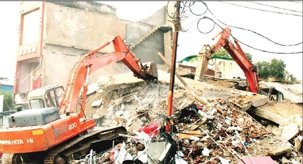 सेंट्रल मार्केट में आज से कॉम्पलेक्स के मलबे पर बेमियादी धरना